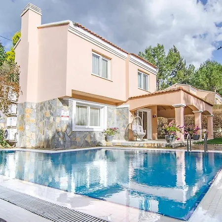 Pine Villas &
