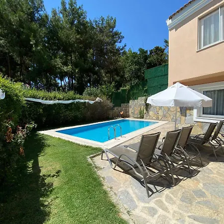 דירה Pine Villas &