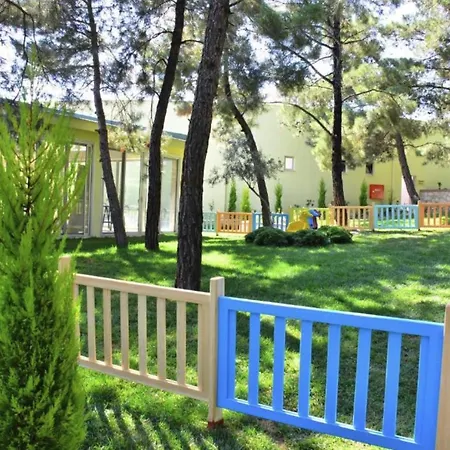 Pine Villas & *